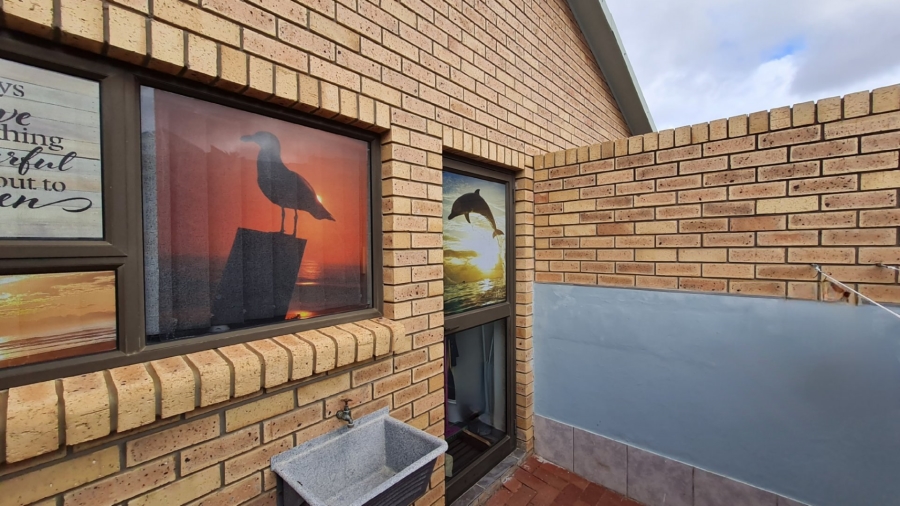 3 Bedroom Property for Sale in Hartenbos Heuwels Western Cape